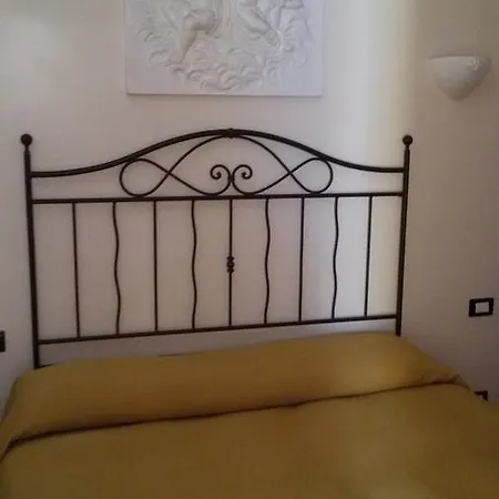 Hotell Bella Napoli 2*
