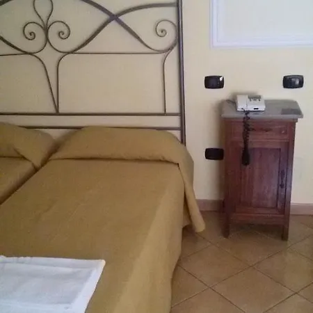 Bella Napoli Hotell 2*